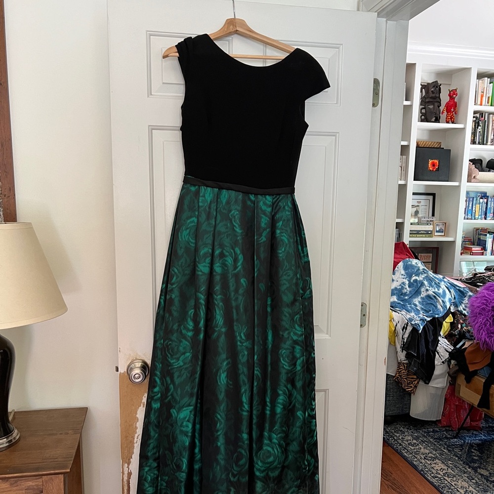 Theia Gown Sz 6